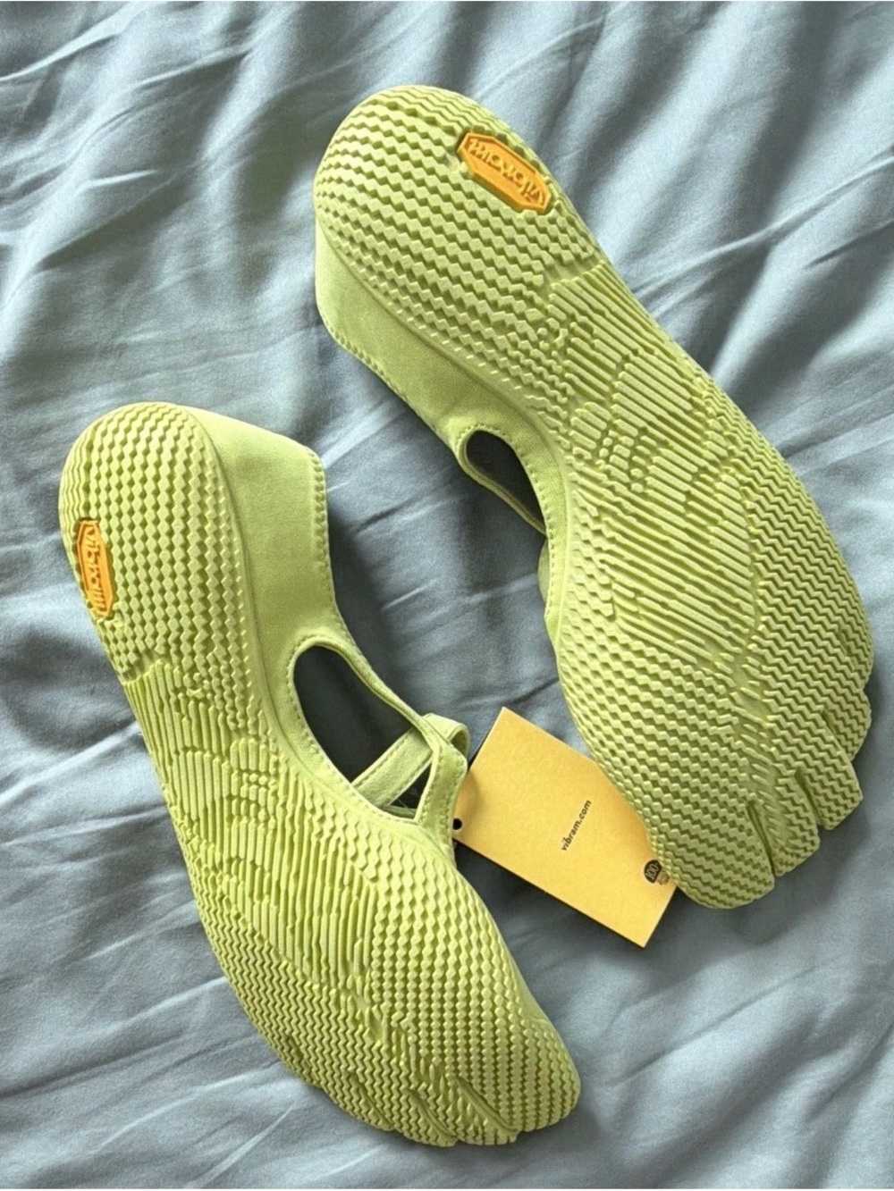 Vibram FiveFingers V-Soul Neon Yellow Women's - Picture 3 of 5